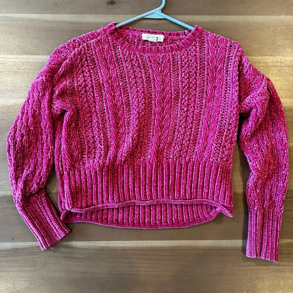 Super Soft Girl’s Sweater - Picture 1 of 3